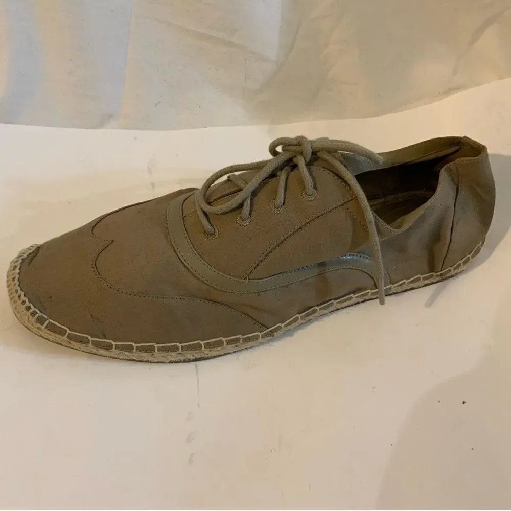 Nice cloth shoes by Cole Haan in size 8.5B lace up